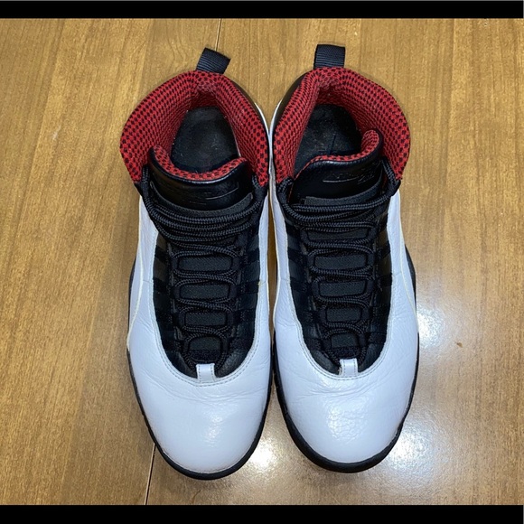 Athletic_Shoes